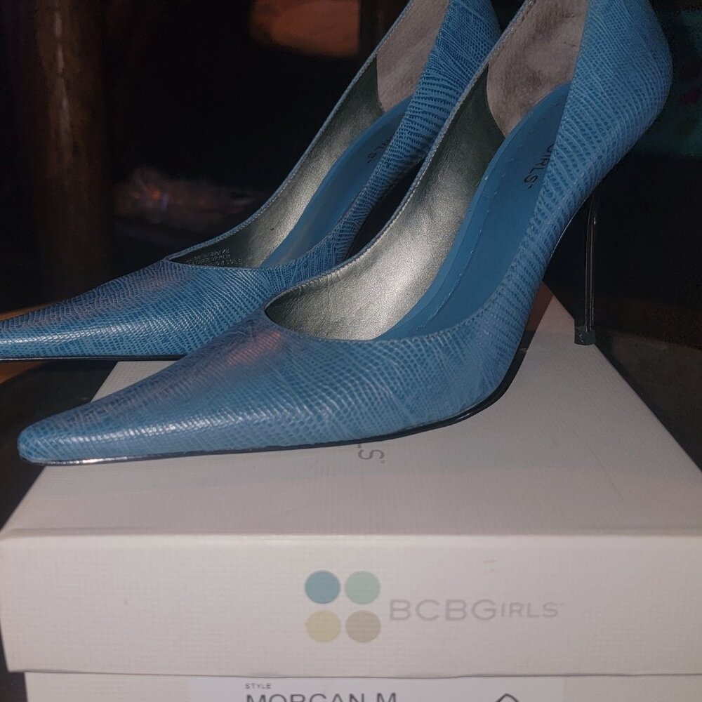 BCBC GIRLS TEAL LIZARD DESIGN STILETTOS SIZE 8